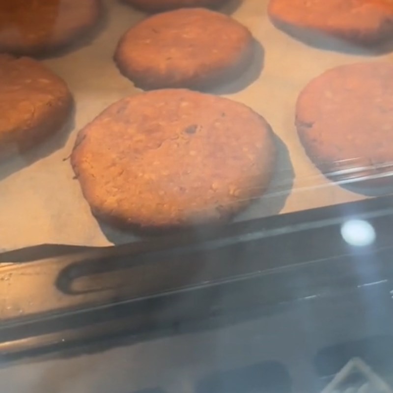 Step 3 Shaping and baking Chao cake from mooncake
