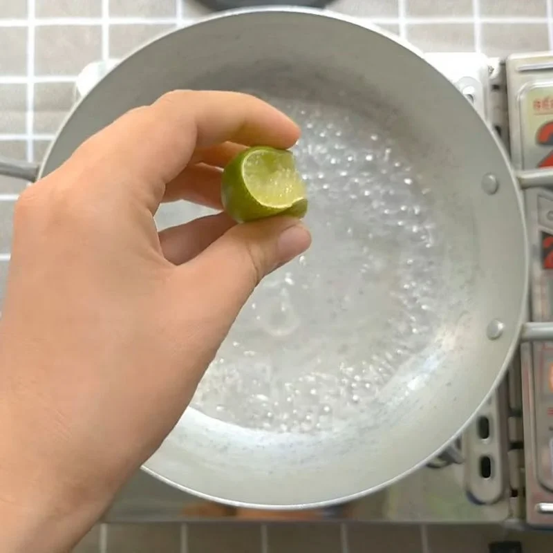 Step 1 Caramelizing the sugar for Green tea flan with agar powder