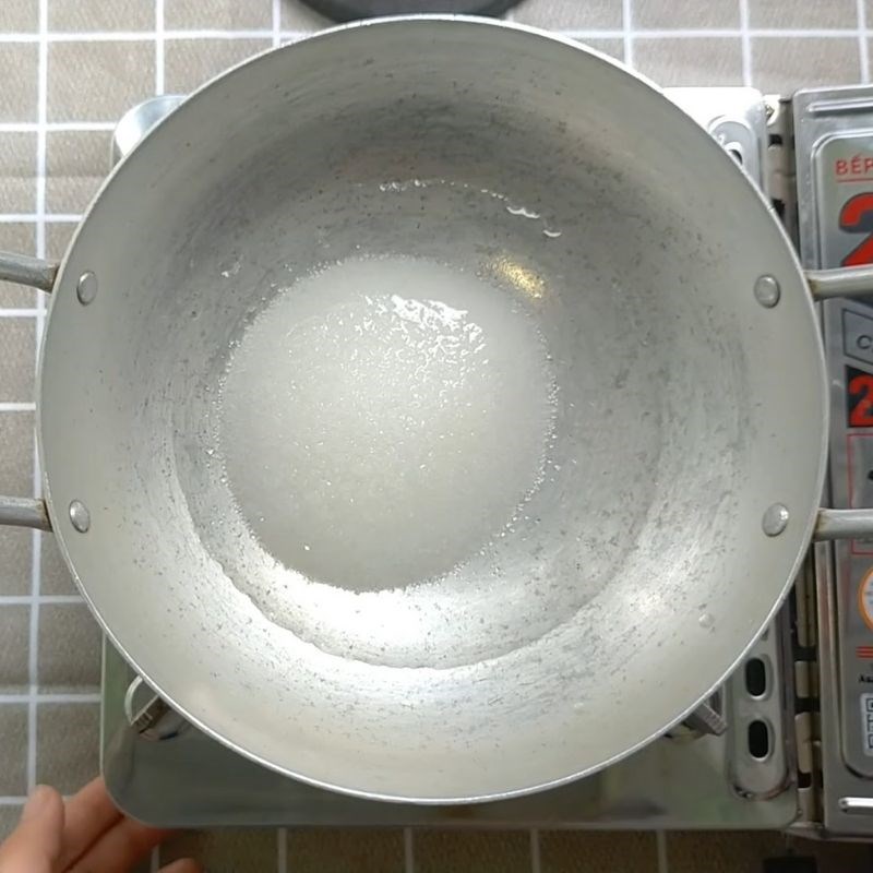 Step 1 Caramelizing the sugar for Green tea flan with agar powder