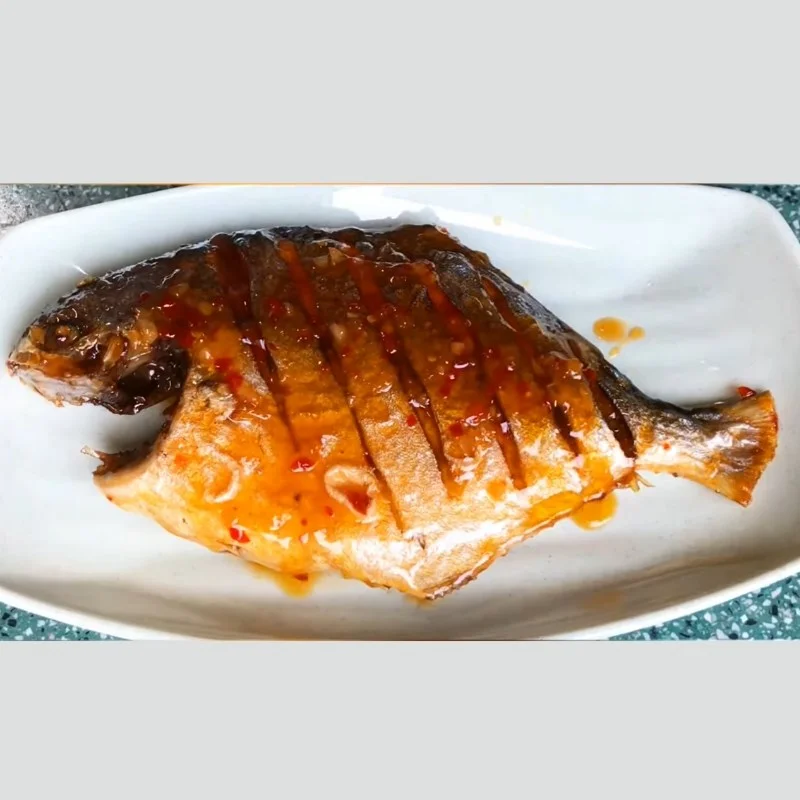 Step 4 Finished product of fried fish with garlic sauce