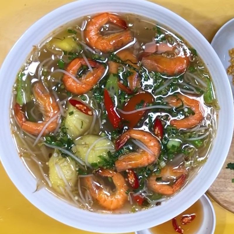 Step 5 Final product of sour shrimp soup with fragrant tomatoes