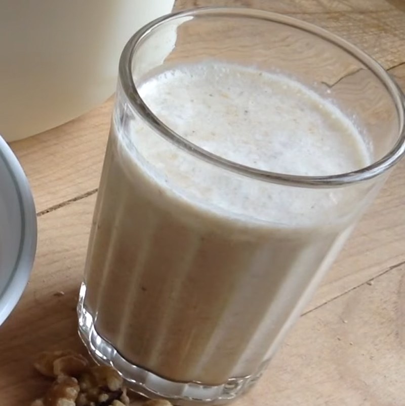 Step 3 Final Product Banana Walnut Cereal Smoothie