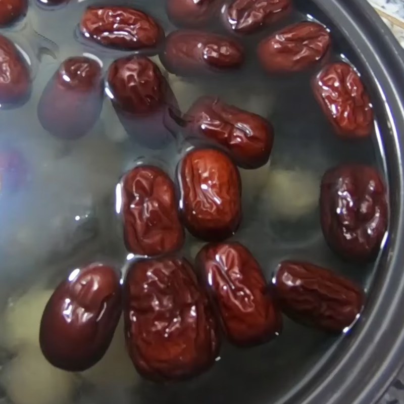Step 5 Final Product Steamed Bird's Nest with Red Dates and Longan