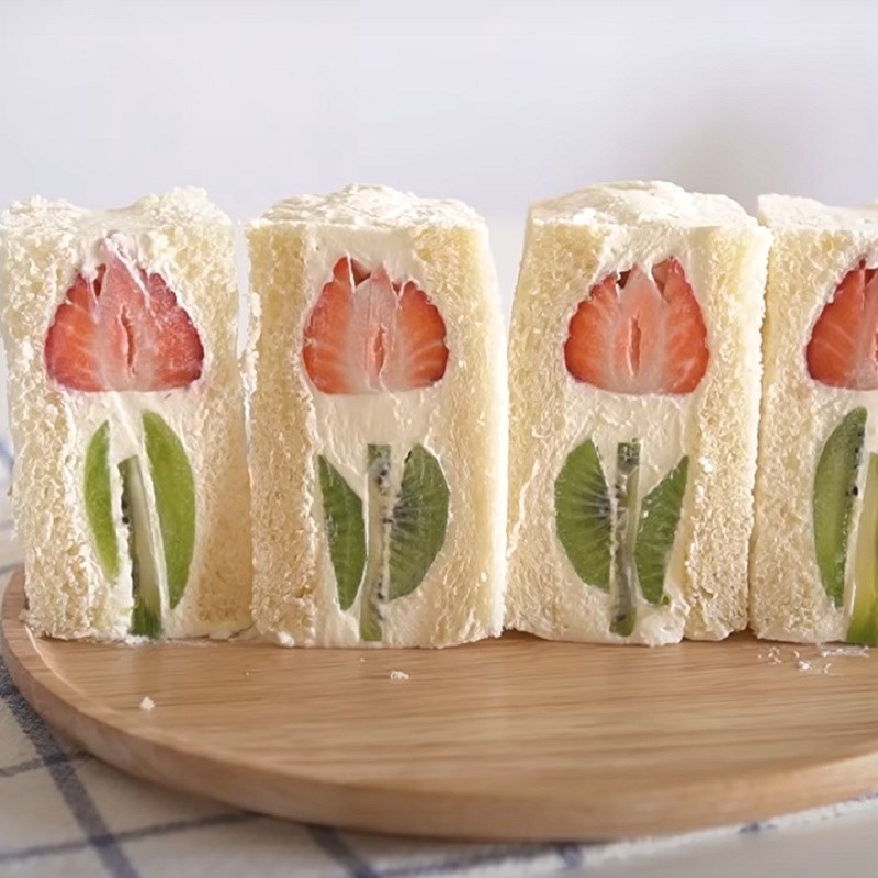 Step 7 The finished fruit sandwich