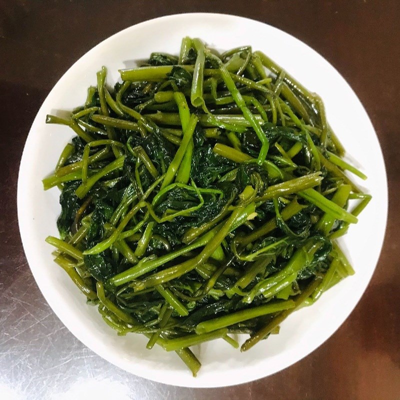 Step 3 Final product Stir-fried water spinach with oyster sauce