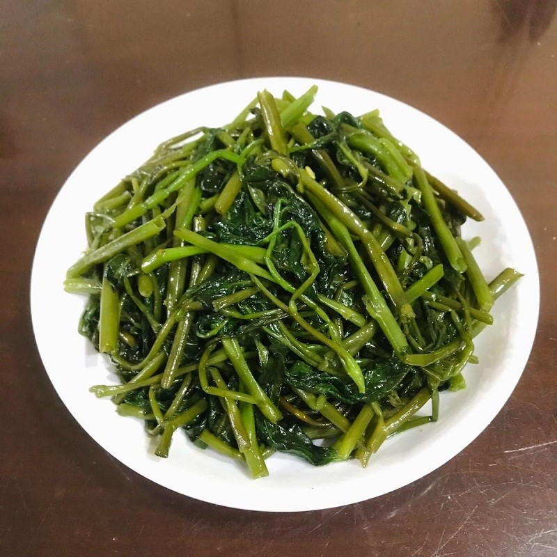 Step 3 Final product Stir-fried water spinach with oyster sauce