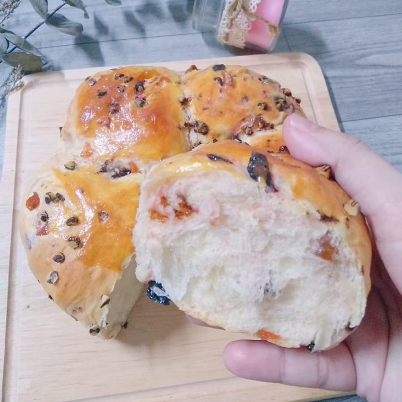 Step 5 Final Product Dried Fruit Jam Bread