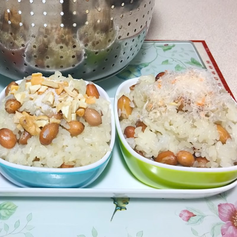 Step 4 Final product Sticky rice with peanuts using a pressure cooker
