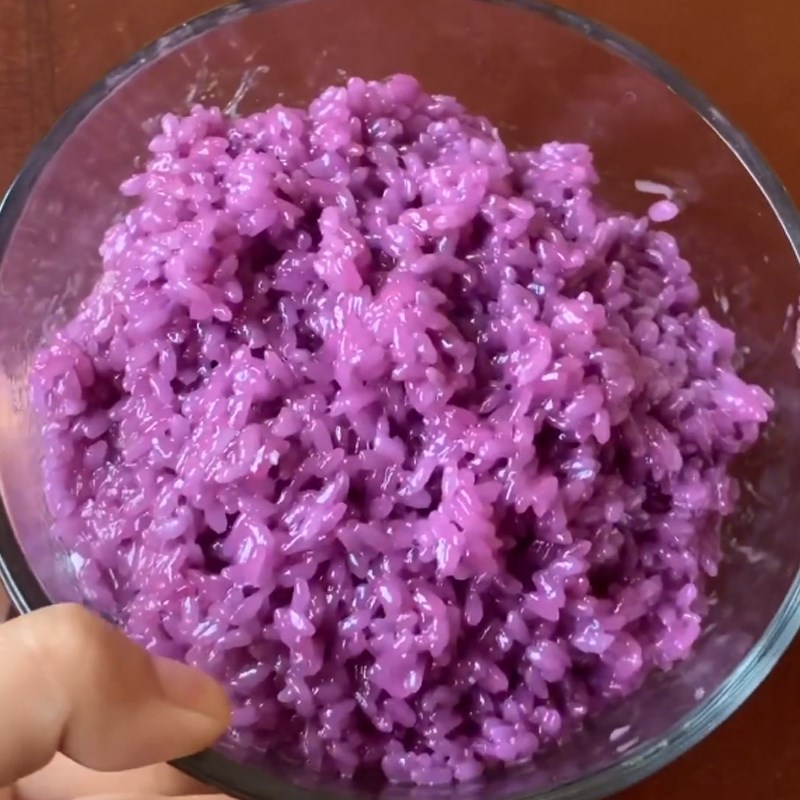 Step 3 Finished Product Sticky rice with purple sticky rice using a pressure cooker