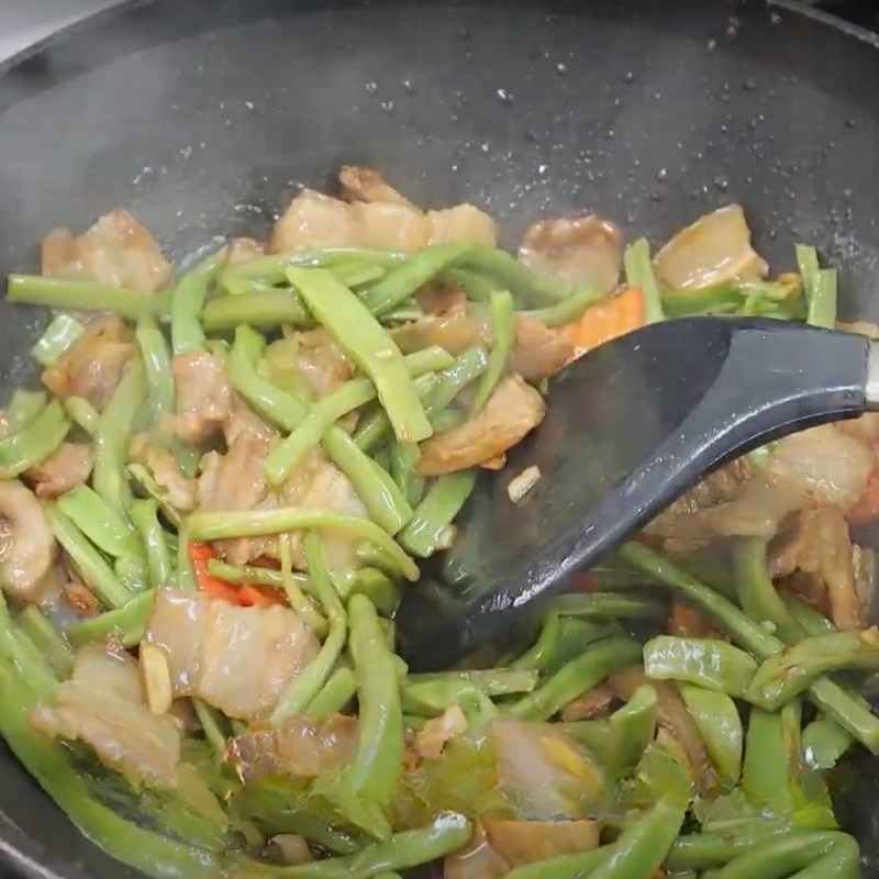 Step 3 Final product Water spinach stir-fried with pork (pork meat)