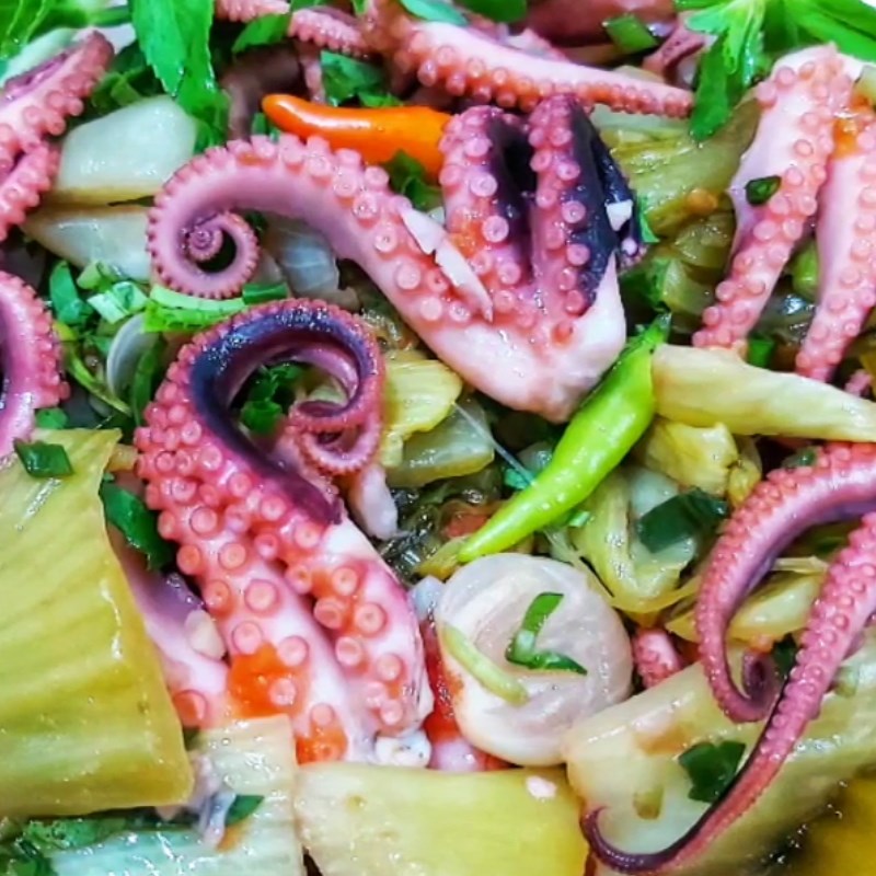 Step 5 Finished Product Stir-fried octopus with pickled mustard greens