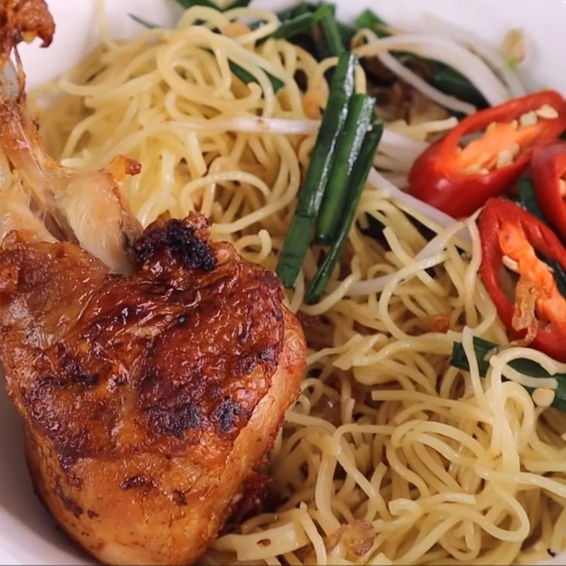 Step 8 Final product Chicken noodles fried in a pan