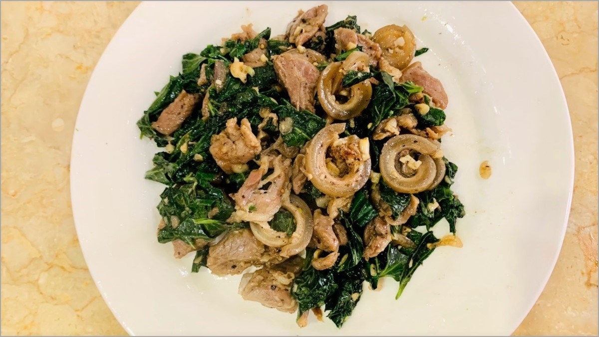 Delicious and Aromatic Stir-Fried Goat Meat with Wild Betel Leaves for the Whole Family 18 Stir-fried goat meat with guava leaves (Recipe shared by a user)