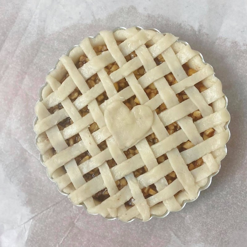 Step 5 Decoration and Baking Traditional Baked Apple Pie