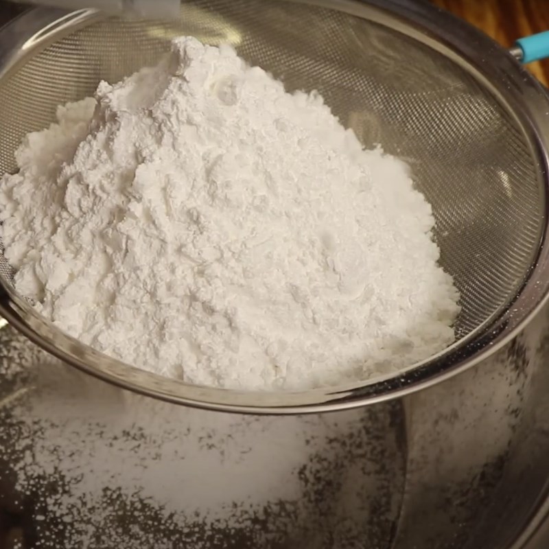 Step 2 Mix the flour for cotton cake