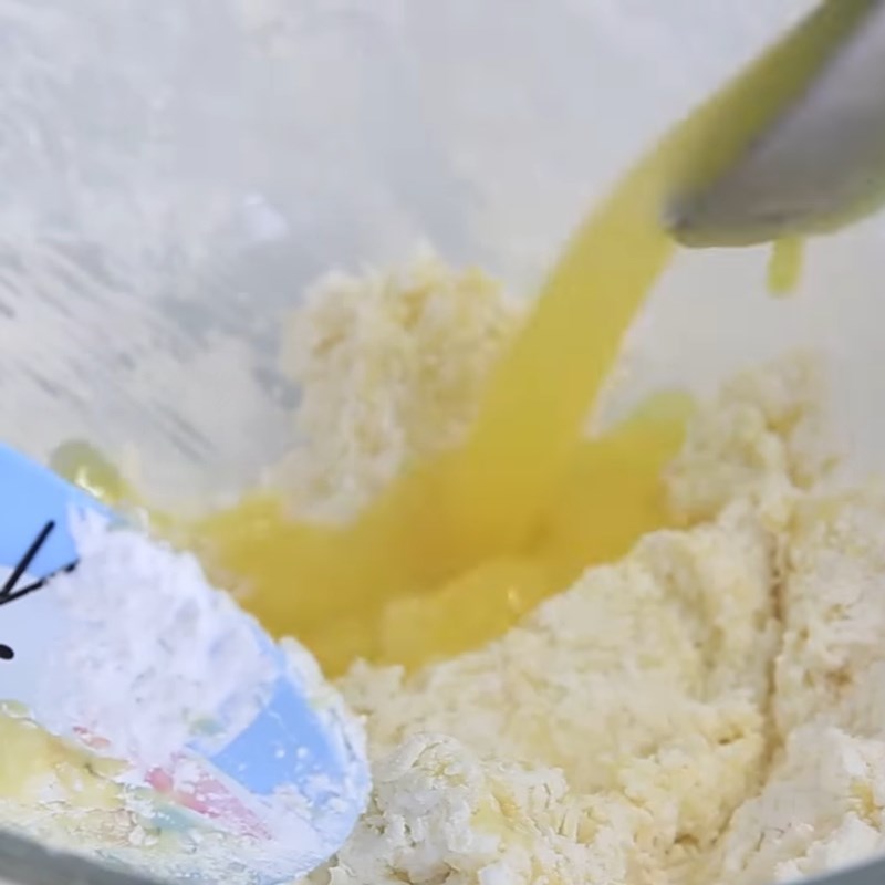 Step 2 Mixing the dough for golden sweet potato pearls