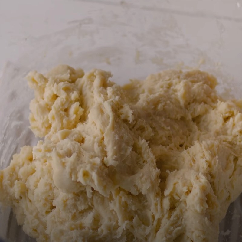 Step 3 Mix the dough Panettone fruit bread