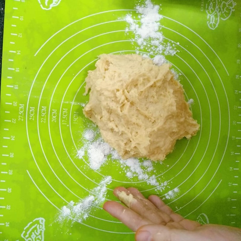 Step 1 Mixing the dough for Dried Fruit Jam Bread