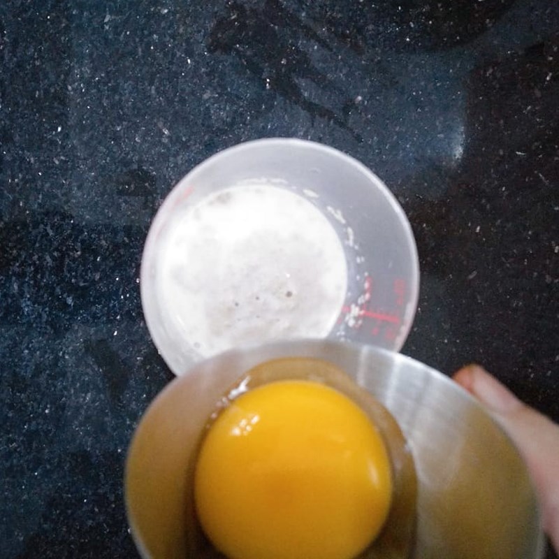 Step 1 Mixing the dough for Dried Fruit Jam Bread