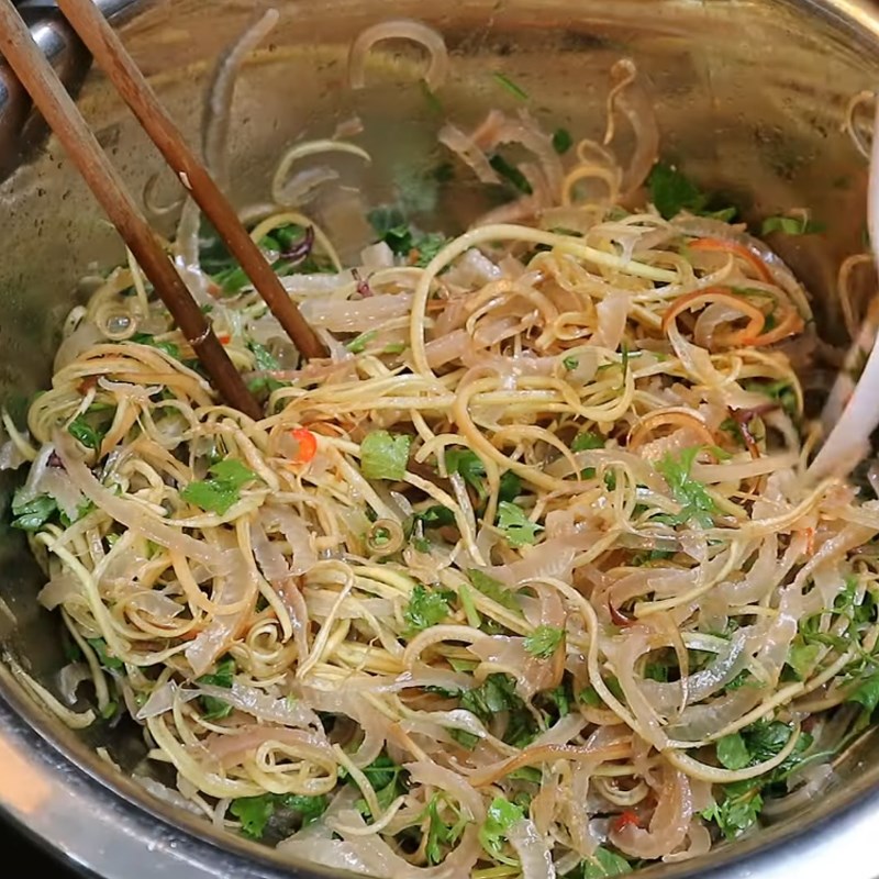 Step 5 Mixing the salad Pork skin banana flower salad