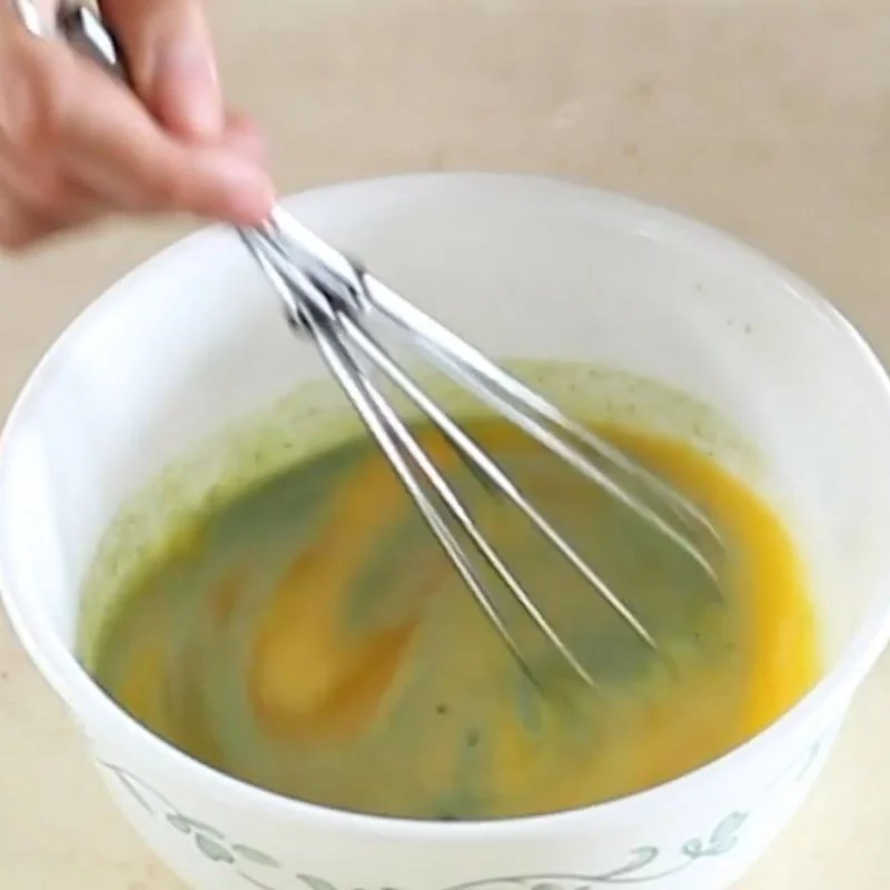 Step 3 Mix the green tea flan mixture Green tea honey flan cake