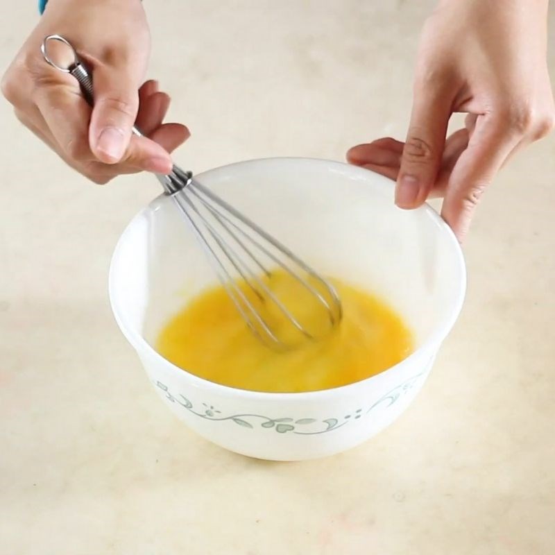 Step 2 Mix the Egg and Milk Mixture for Green Tea Honey Flan