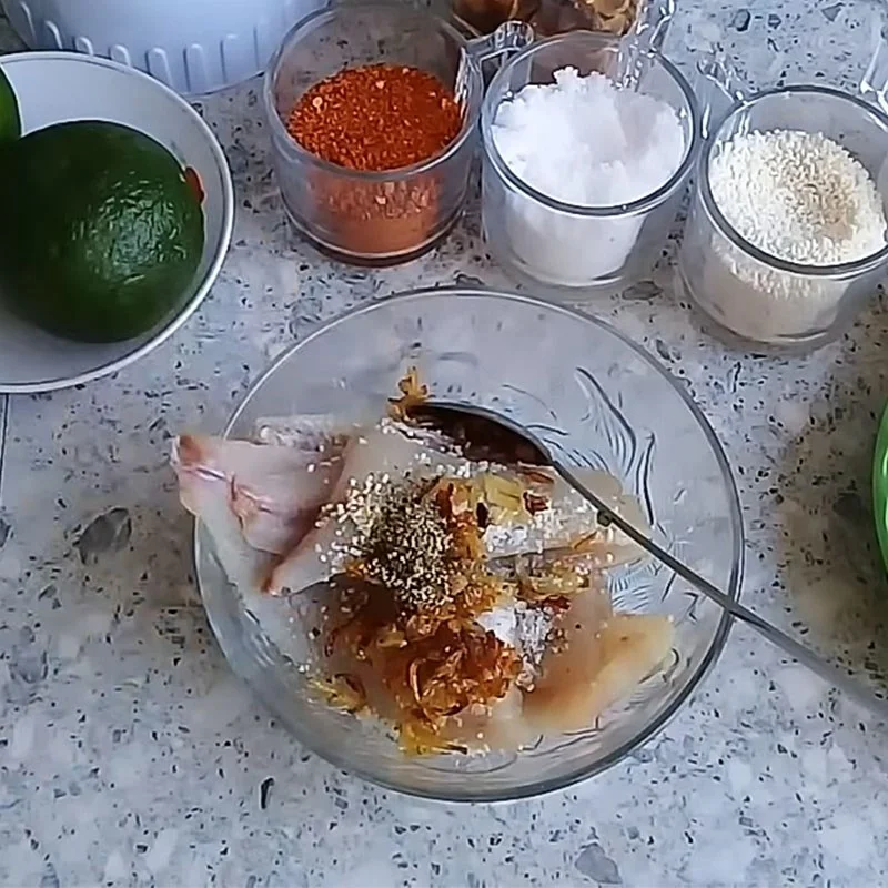 Step 2 Marinate the fish for orange sauce fish balls