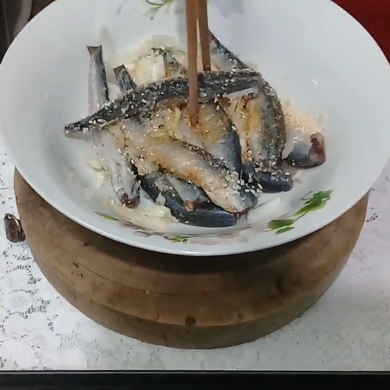 Step 2 Marinate the Fish for Snakehead Fish Stewed with Turmeric