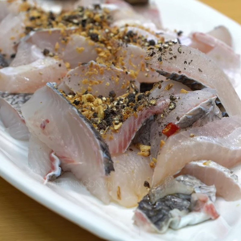 Step 3 Marinate the snakehead fish Snakehead fish porridge with coconut milk