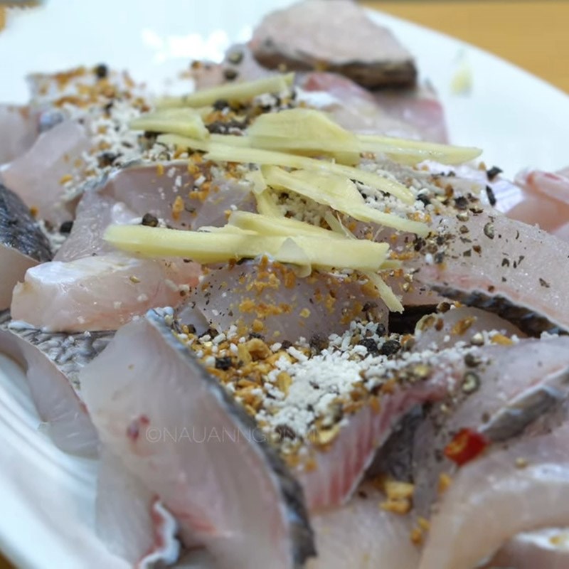 Step 3 Marinate the snakehead fish Snakehead fish porridge with coconut milk
