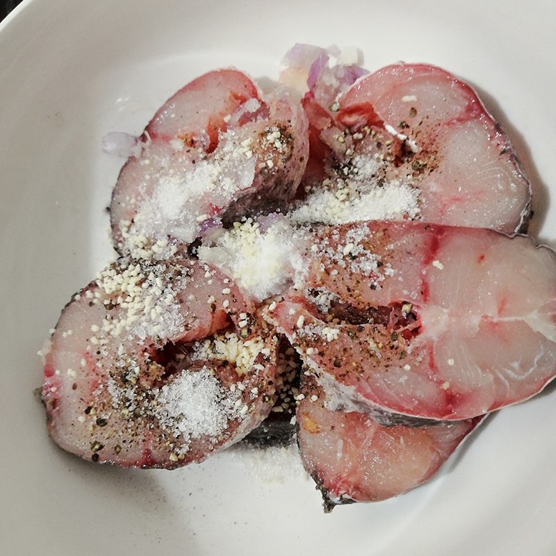 Step 2 Marinate snakehead fish and shrimp Fish noodle soup Kiên Giang