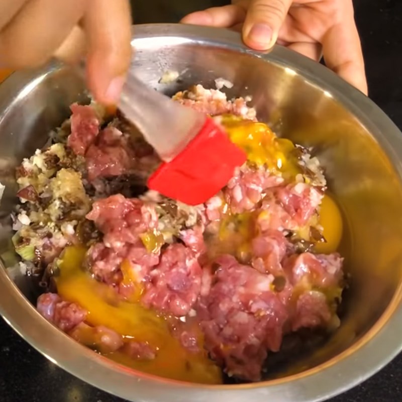 Step 3 Marinate the sausage Egg ribs rice