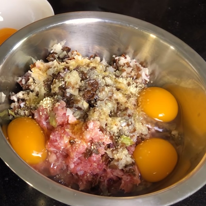 Step 3 Marinate the sausage Egg ribs rice
