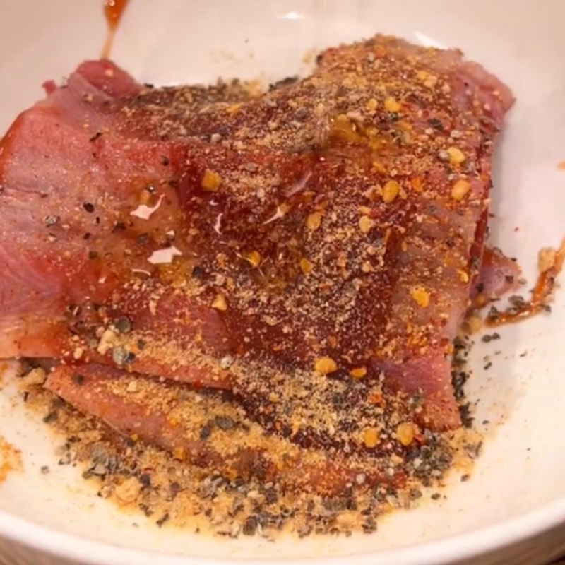 Step 2 Marinating eel Eel in salt and chili water (Recipe shared from Tiktok Cooking with TasteVN)