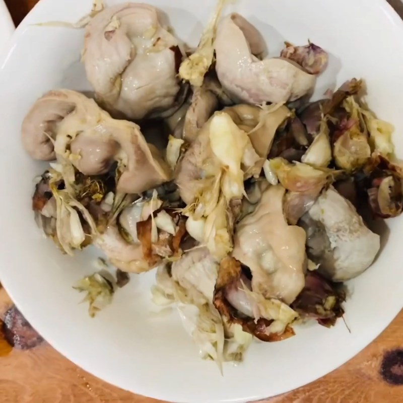 Step 2 Marinating chicken gizzards Gizzards braised with pepper
