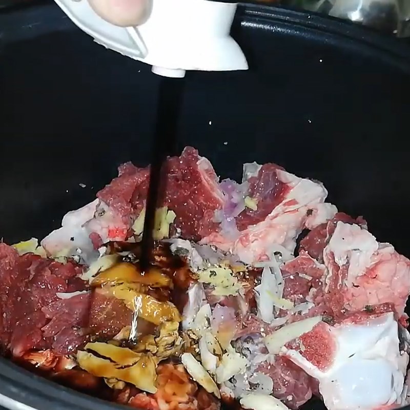 Step 3 Marinate the beef ribs Beef ribs stewed with soy sauce