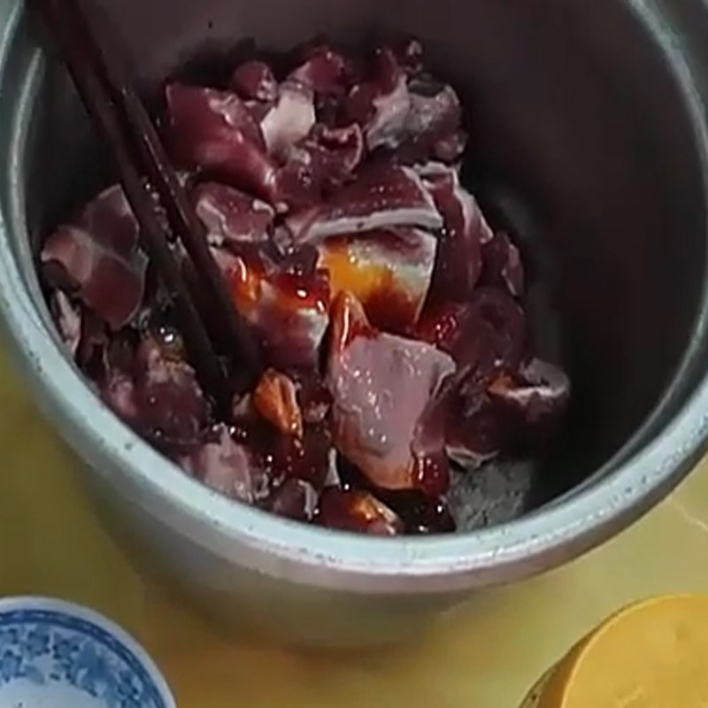 Step 2 Marinate the beef Beef Tendon Noodle Soup