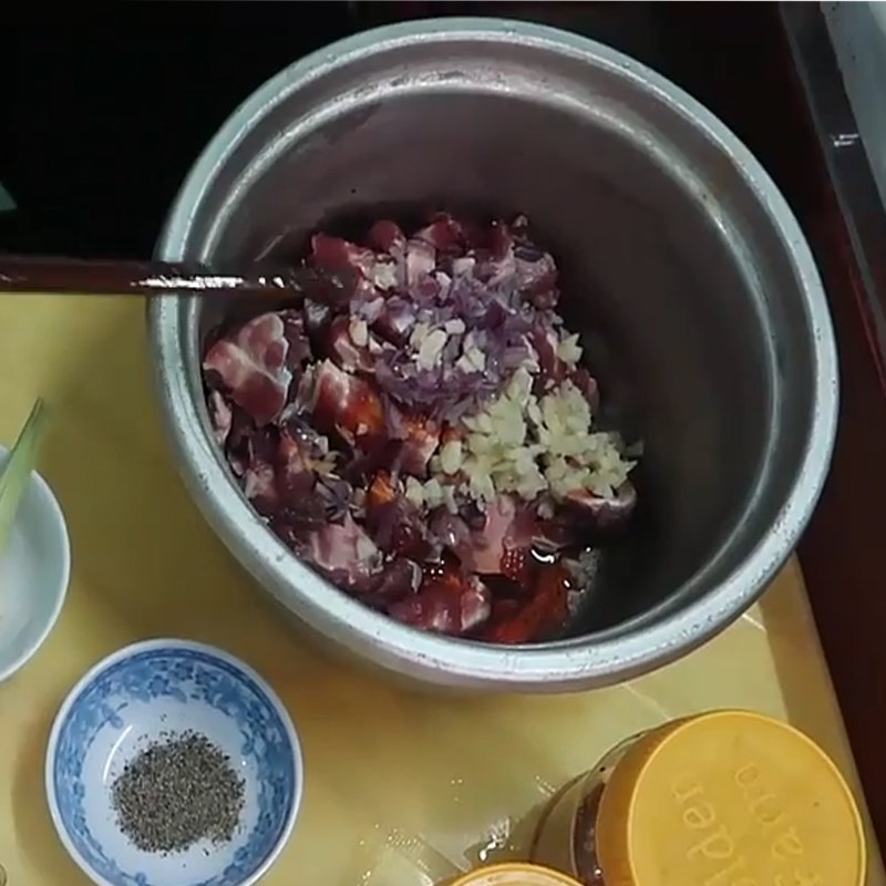 Step 2 Marinate the beef Beef Tendon Noodle Soup