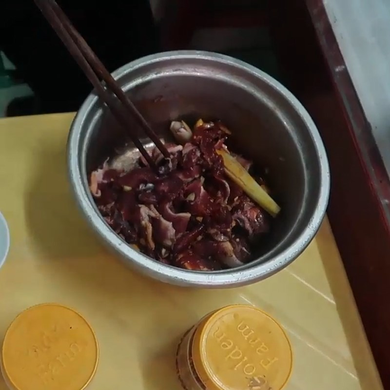 Step 2 Marinate the beef Beef Tendon Noodle Soup