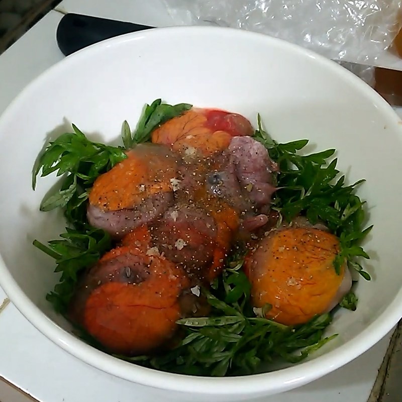 Step 1 Marinate duck eggs Beer Steamed Duck Eggs