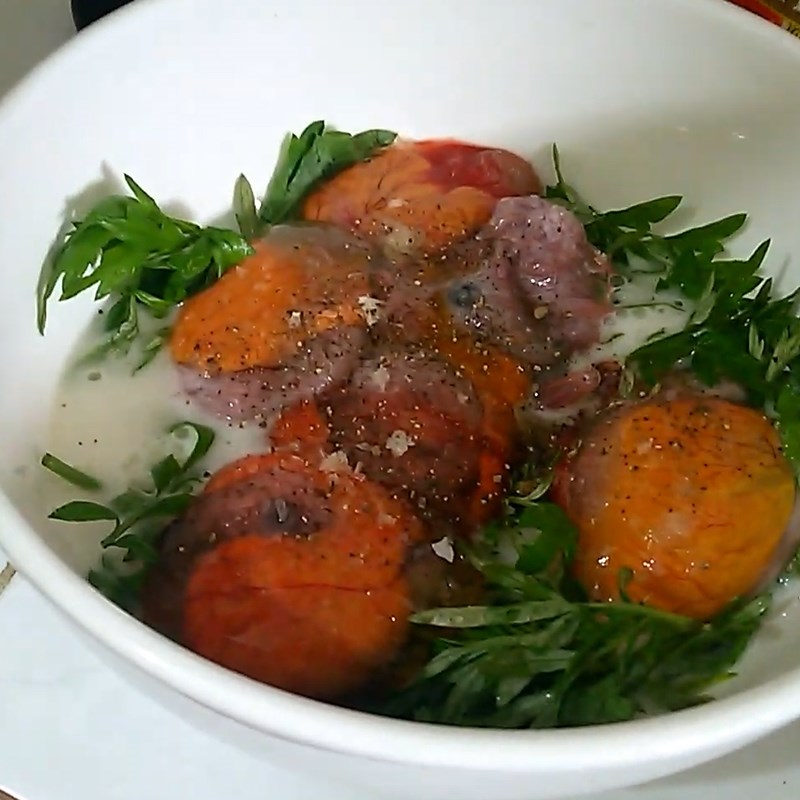 Step 1 Marinate duck eggs Beer Steamed Duck Eggs