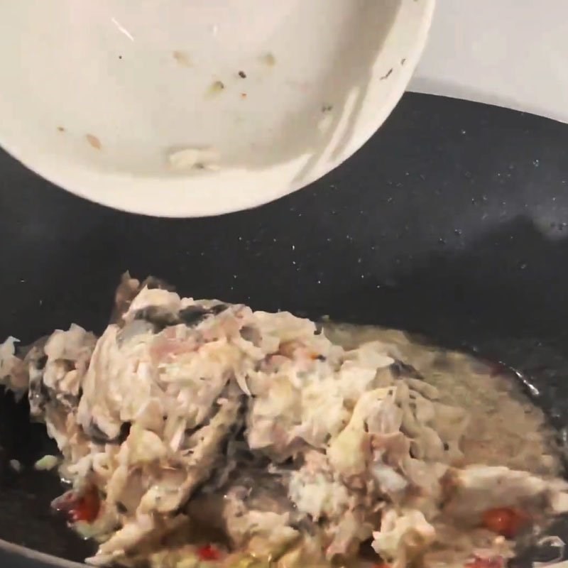 Step 3 Sauté the Fish for Snakehead Fish Porridge