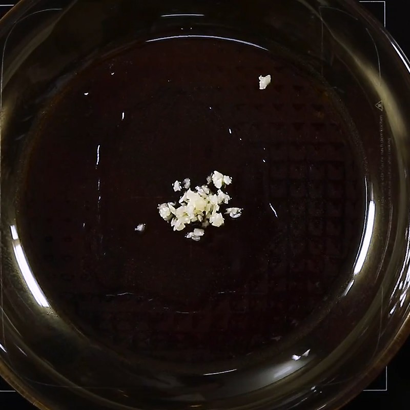 Step 2 Stir-fry ingredients for straw mushroom porridge
