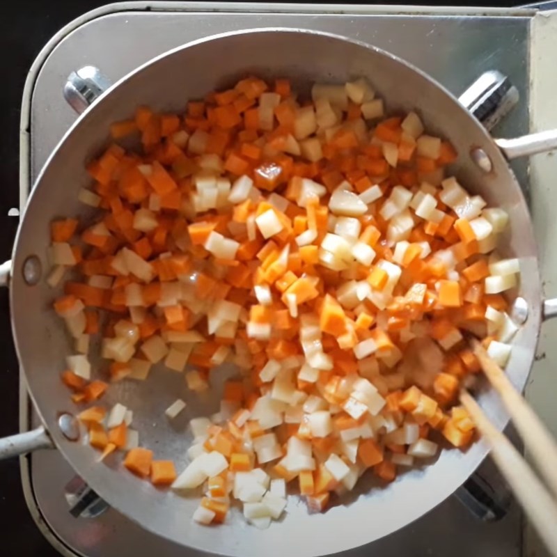 Step 3 Sauté vegetables for Mushroom Porridge with minced meat