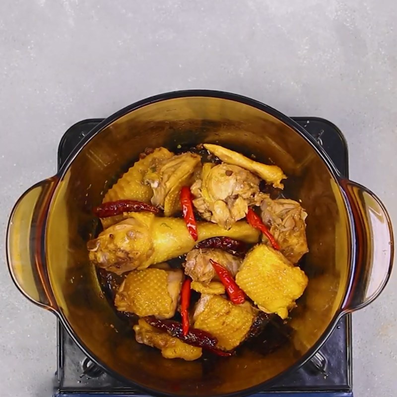 Step 3 Sauté the chicken Sichuan Chicken Hotpot