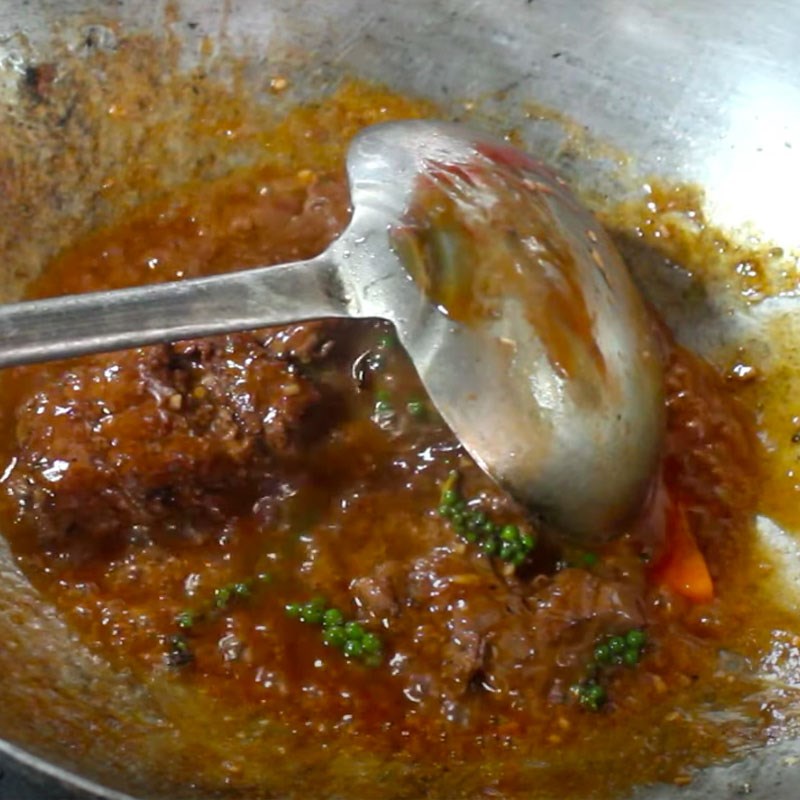 Step 4 Stir-fry beef with sauce Green pepper beef