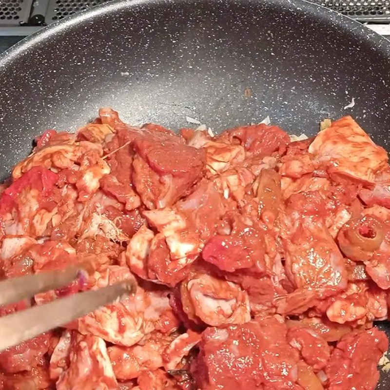 Step 4 Stir-frying beef Beef stew with gac