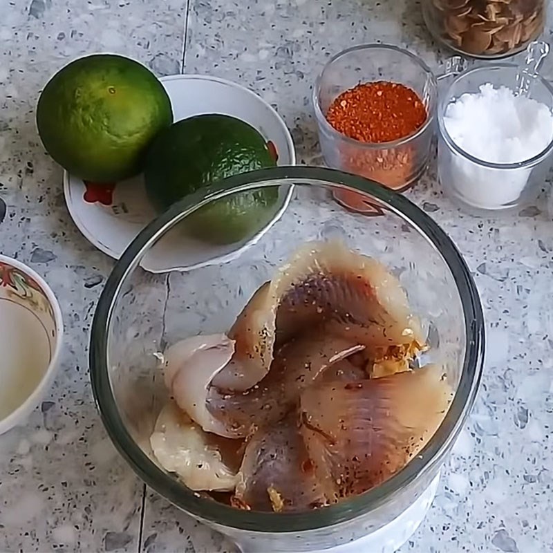 Step 3 Grind the fish for orange sauce fish balls