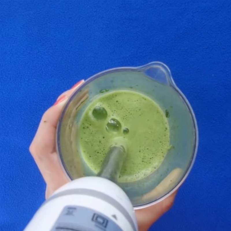 Step 1 Blend pandan leaves Pandan leaf cake