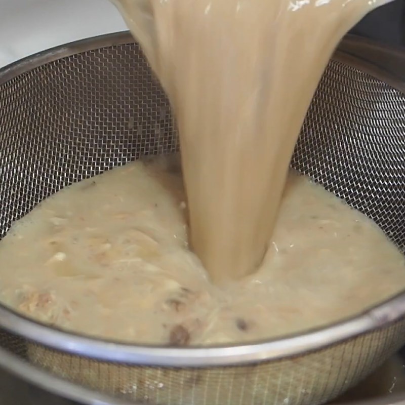 Step 7 Blend and filter Tori Paitan Ramen chicken